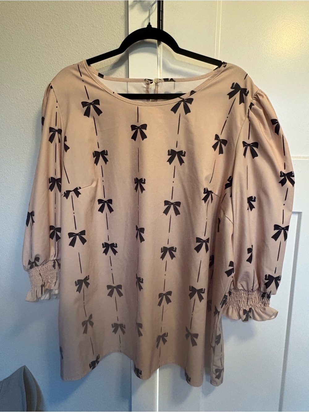 SHEIN Beige Blouse with Black Bow Print